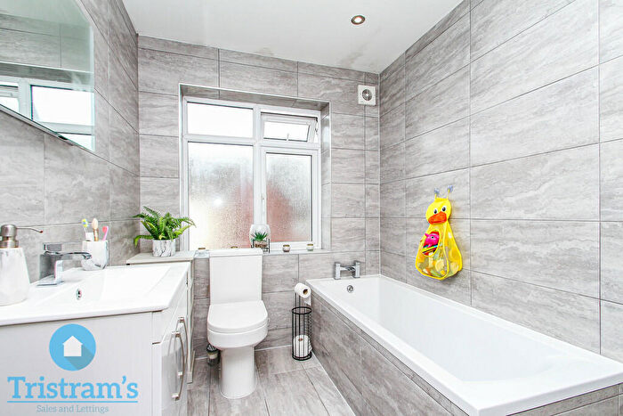 3 Bedroom Town House For Sale In New Lawn Road, Ilkeston, DE7