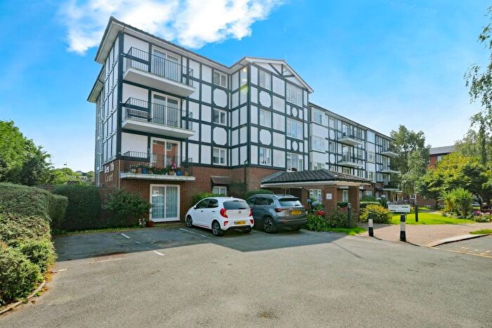 2 Bedroom Property For Sale In St Helens Crescent, Hastings, TN34