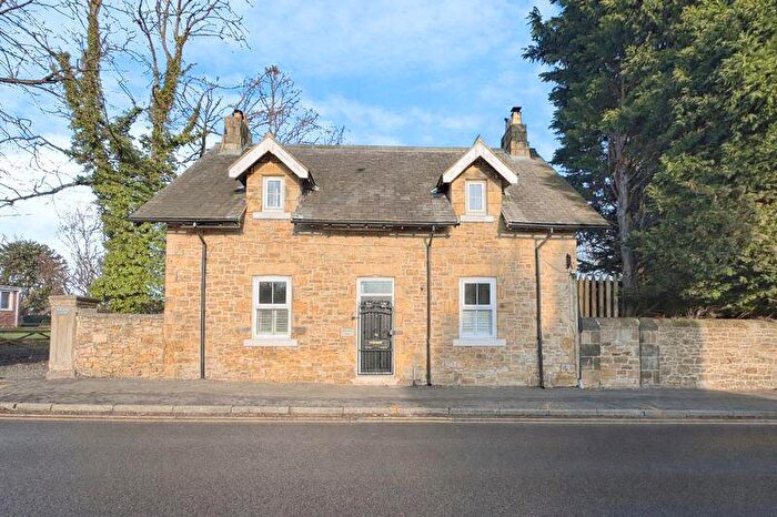 3 Bedroom Semi-Detached House For Sale In Lane Head, Ryton, NE40