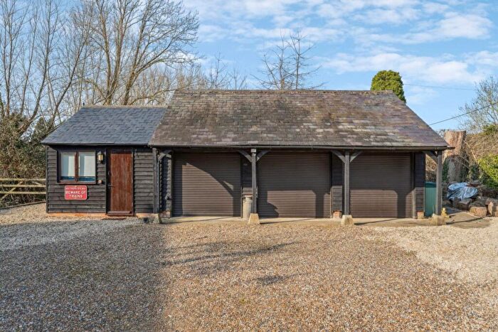 4 Bedroom Detached House For Sale In Thame Road, Longwick, HP27