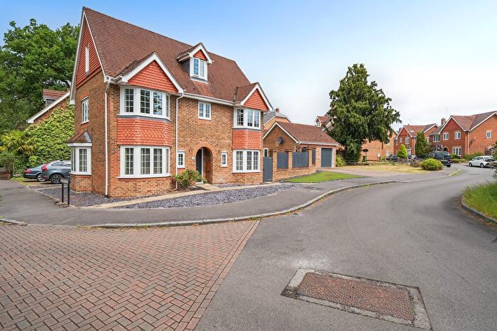 5 Bedroom Detached House For Sale In Hawkley Way, Fleet, GU51