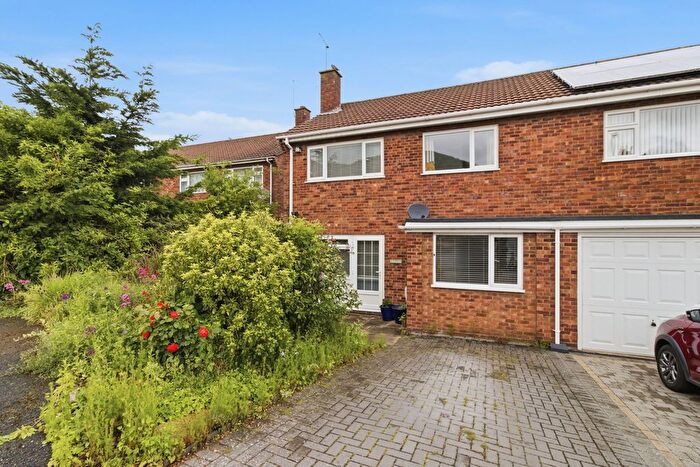 3 Bedroom Semi-Detached House For Sale In Woodbury Rise, Malvern, WR14