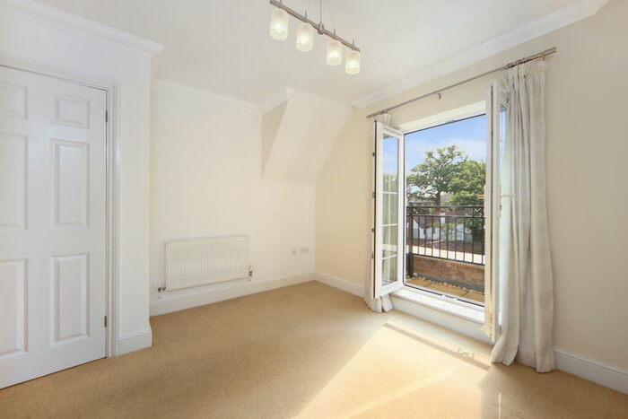 2 Bedroom Apartment To Rent In Portmore Park Road, Weybridge, KT13
