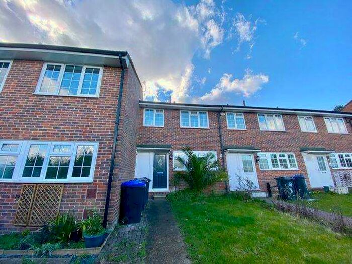 3 Bedroom Terraced House To Rent In Midhope Gardens, Woking, GU22