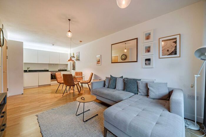 1 Bedroom Flat For Sale In Amelia Street, Elephant And Castle, London, SE17