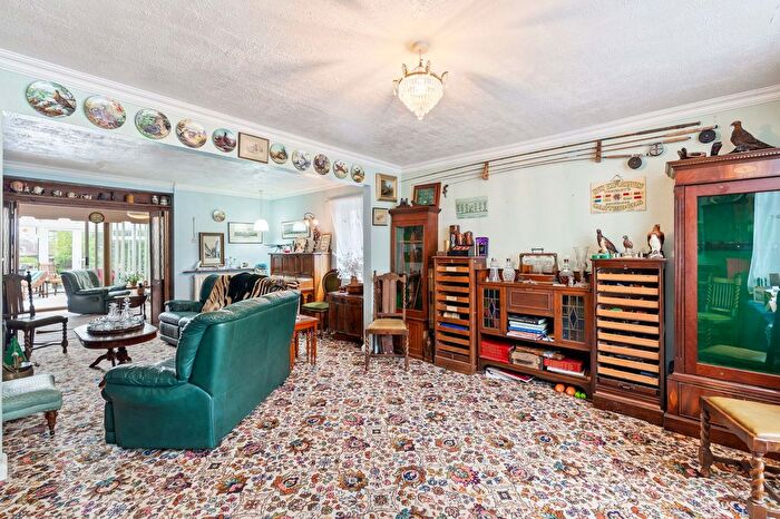 5 Bedroom Detached House For Sale In Sandhawes Hill, East Grinstead, RH19