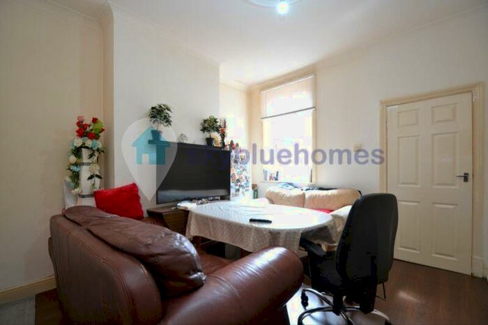 3 Bedroom End Of Terrace House To Rent In Mountcastle Road, Leicester, LE3