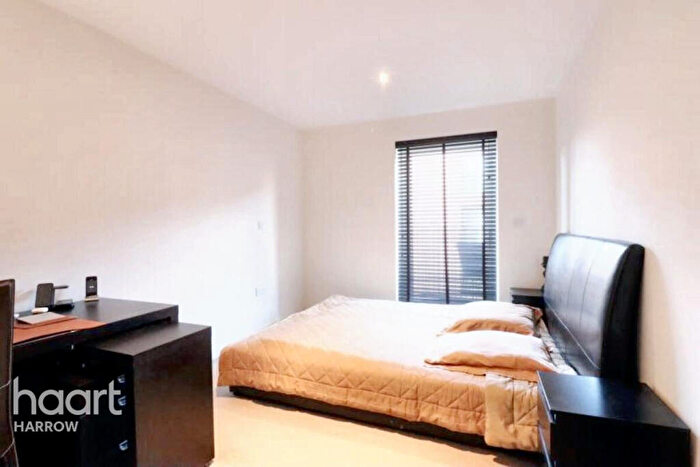 1 Bedroom Apartment For Sale In Howard Road, Stanmore, HA7