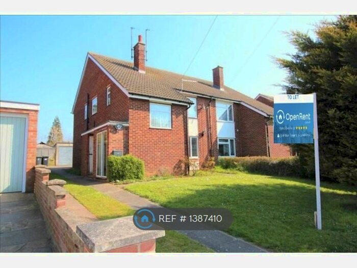 2 Bedroom Maisonette To Rent In Knights Avenue, Clapham, Bedford, MK41