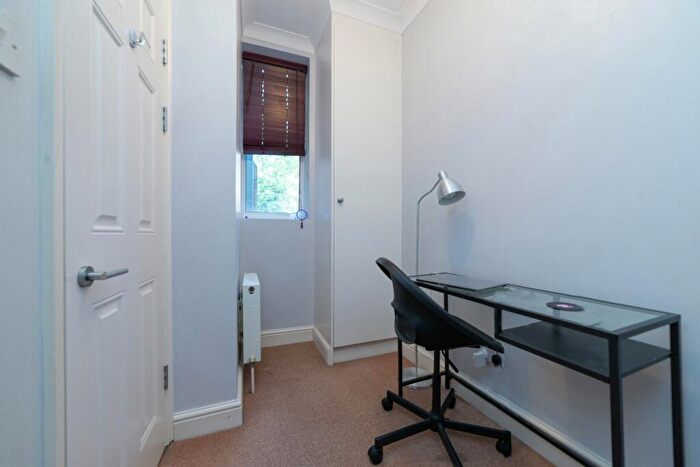 2 Bedroom Apartment To Rent In West End Lane, London, NW6