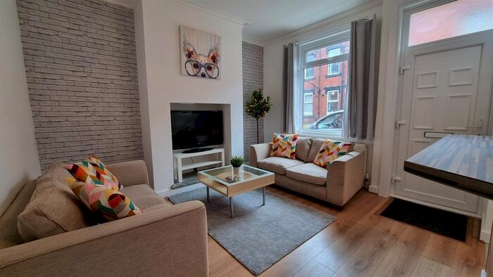 2 Bedroom Property To Rent In Stanley Terrace, Armley, Leeds, LS12