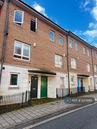 4 Bedroom Terraced House To Rent In Augusta Court, Exeter, EX1