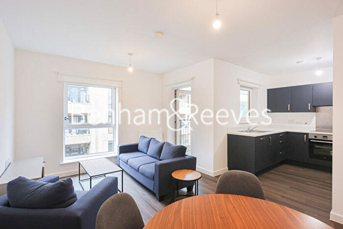 2 Bedroom Apartment To Rent In Voile Court, Wallington, SM6