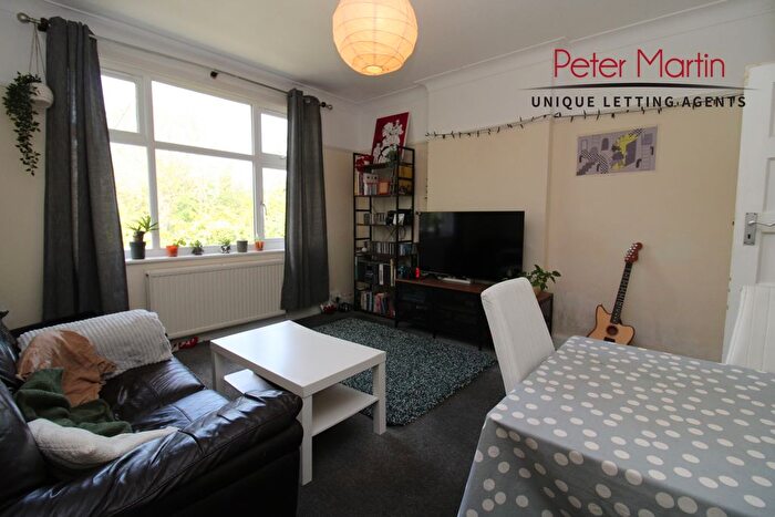 3 Bedroom Flat To Rent In The Drive, Longstone Avenue, London, NW10