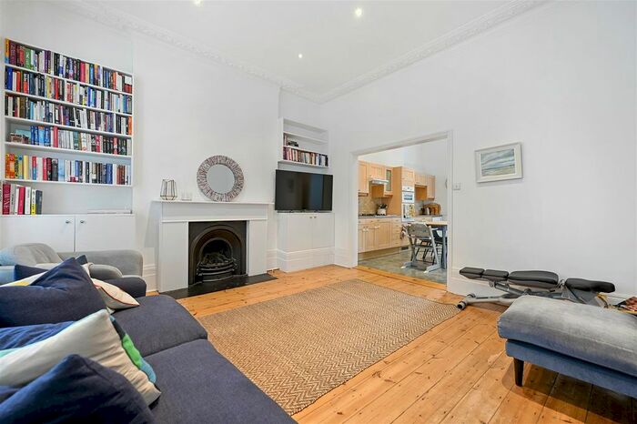 3 Bedroom Maisonette To Rent In Shepherds Bush Road, London, W6