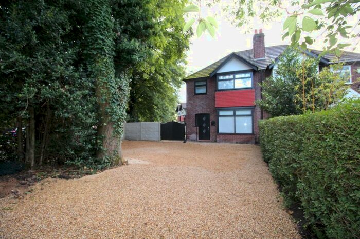 3 Bedroom Semi-Detached House To Rent In Brinnington Road, Stockport, Greater Manchester, SK5