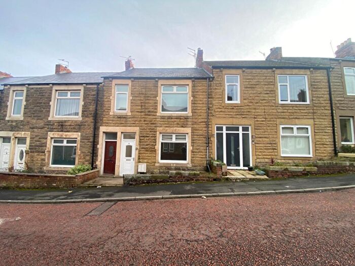 2 Bedroom Flat To Rent In Hewitson Terrace, Gateshead, NE10