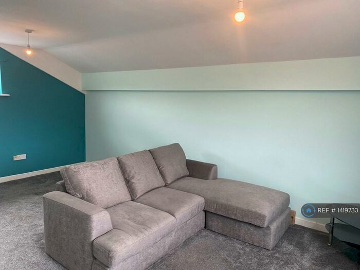 1 Bedroom Flat To Rent In Altrincham Road, Manchester, M23