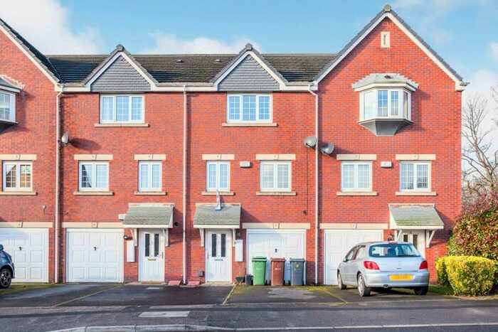 3 Bedroom Terraced House To Rent In Castle Lodge Avenue, Rothwell, Leeds, LS26