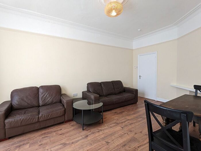 1 Bedroom Flat To Rent In Robin Hood Lane, Hall Green, Birmingham, B28
