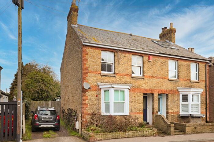 3 Bedroom Semi Detached House For Sale In Monkton Road, Minster, Ramsgate, Kent, CT12