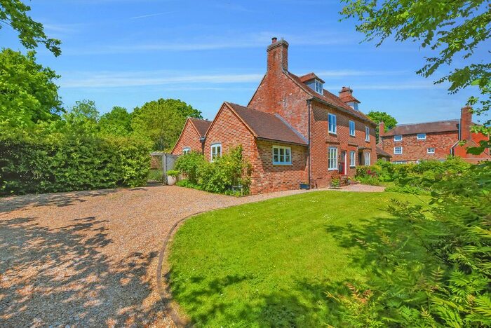 3 Bedroom Cottage For Sale In Bethersden, Kent, TN26