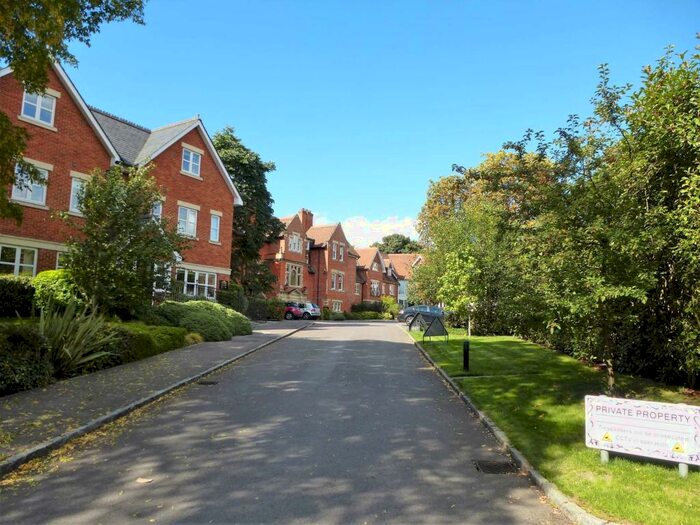 2 Bedroom Flat To Rent In Upcross Gardens, Reading, RG1