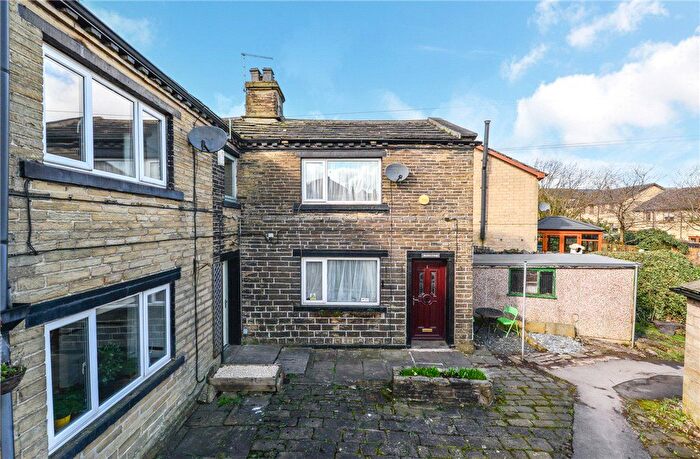 2 Bedroom End Terrace House For Sale In Foster Square, Denholme, BD13