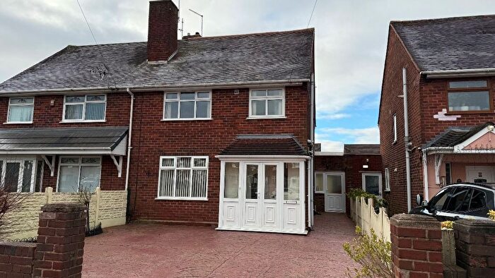 3 Bedroom Semi-Detached House To Rent In Lawrence Avenue, Wednesfield, Wolverhampton, WV11