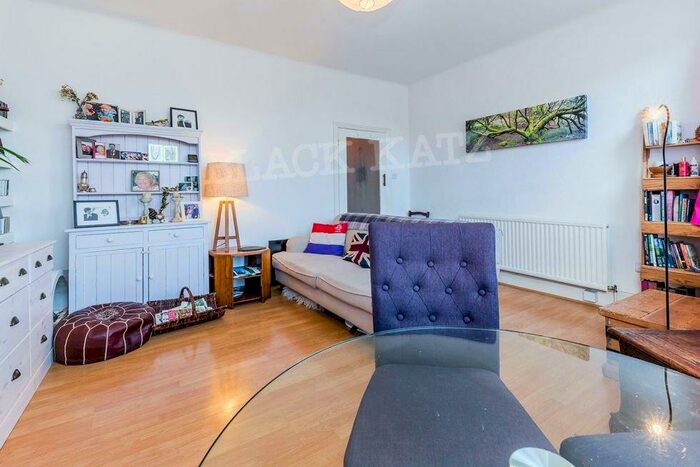 1 Bedroom Flat To Rent In Birkbeck Road, N8