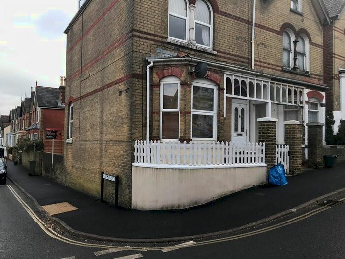 1 Bedroom Flat To Rent In Gordon Road, Cowes, PO31