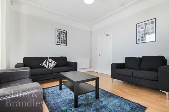 5 Bedroom Terraced House To Rent In Foxhall Road, Nottingham, NG7