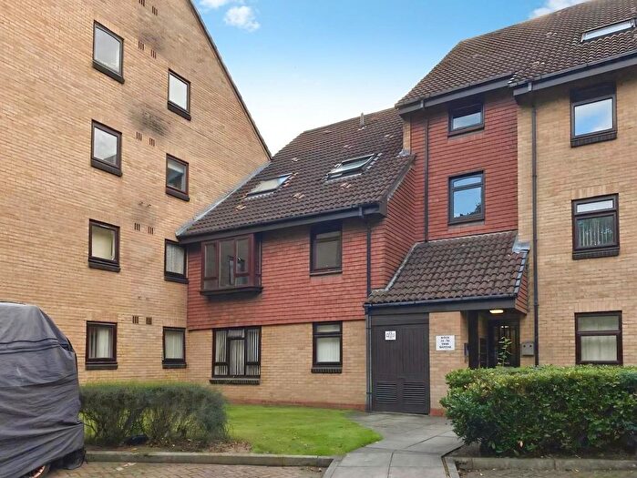 2 Bedroom Flat For Sale In Swan Gardens, Birmingham, B23