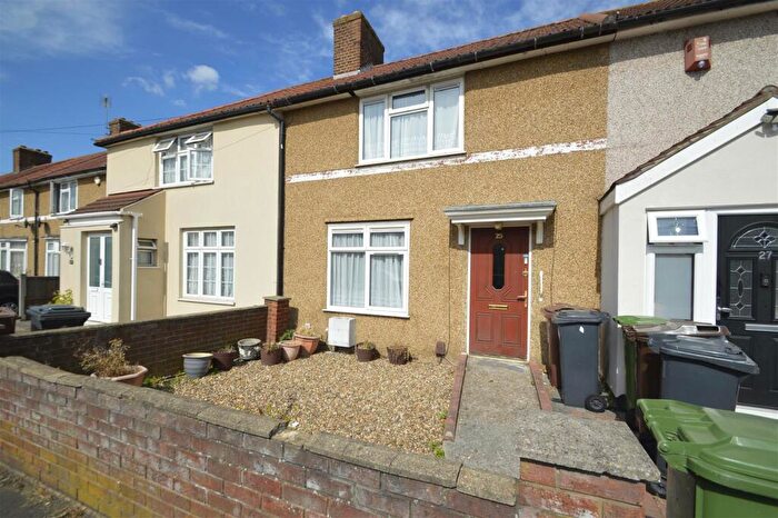 3 Bedroom Terraced House For Sale In Barnmead Road, Dagenham, RM9