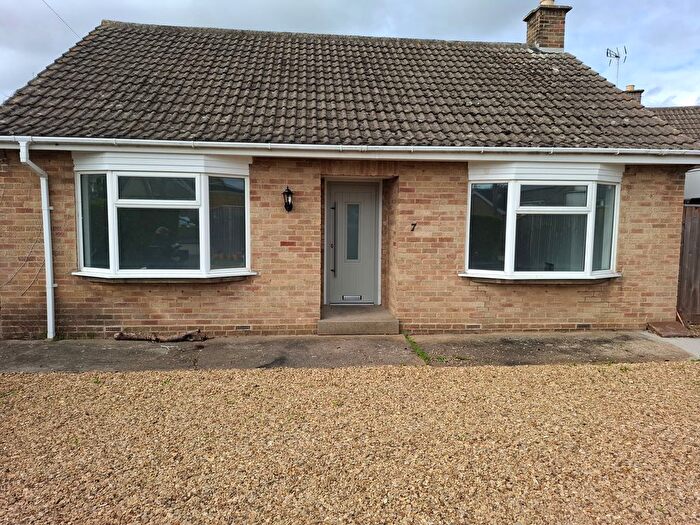 3 Bedroom Bungalow To Rent In Andrew Close, Ailsworth, Peterborough, PE5