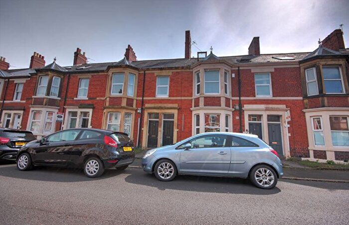 2 Bedroom Flat To Rent In Ashleigh Grove, Jesmond, Newcastle Upon Tyne, NE2