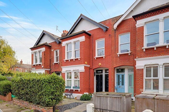 2 Bedroom Flat To Rent In Telford Avenue, Streatham Hill, London, SW2