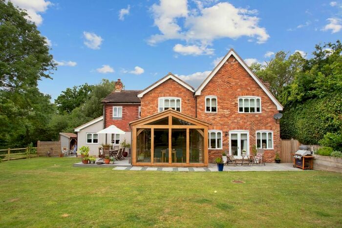 5 Bedroom Detached House For Sale In East Street, Hunton, Kent, ME15