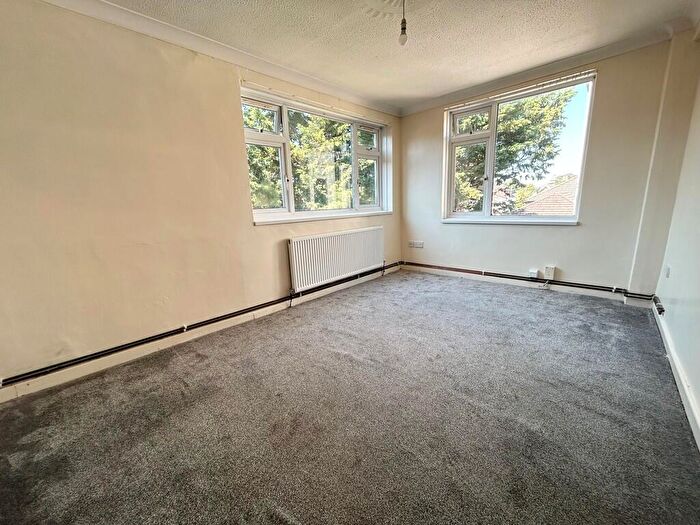 2 Bedroom Flat To Rent In Caledonian Court, Christchurch Road, Bournemouth, BH1