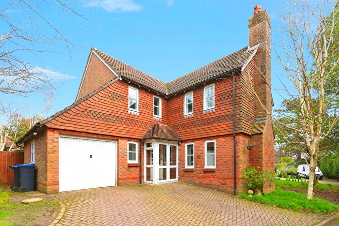 4 Bedroom Detached House For Sale In Salvington Hill, Worthing, West Sussex, BN13
