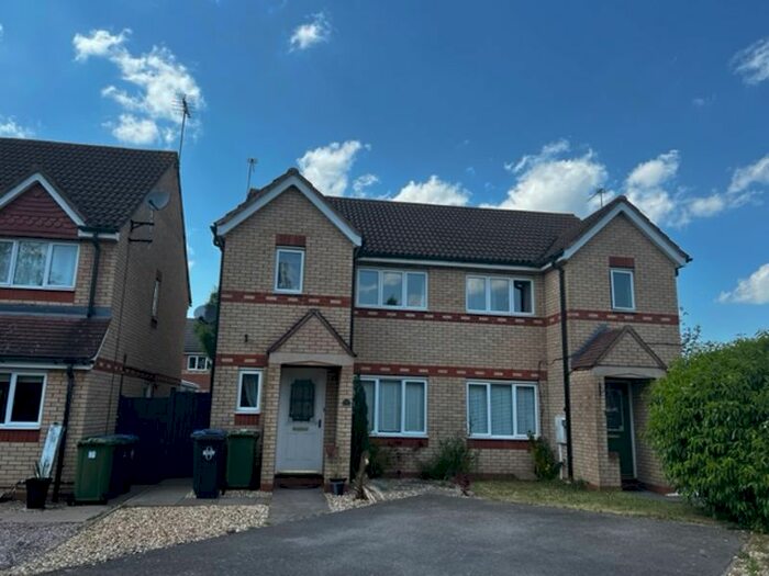 3 Bedroom Semi-Detached House To Rent In Kinman Way, Rugby, CV21