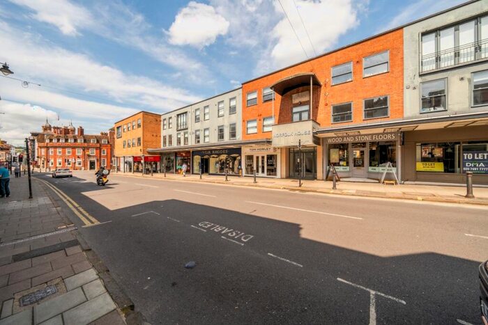 2 Bedroom Flat To Rent In High Street Guildford, GU1