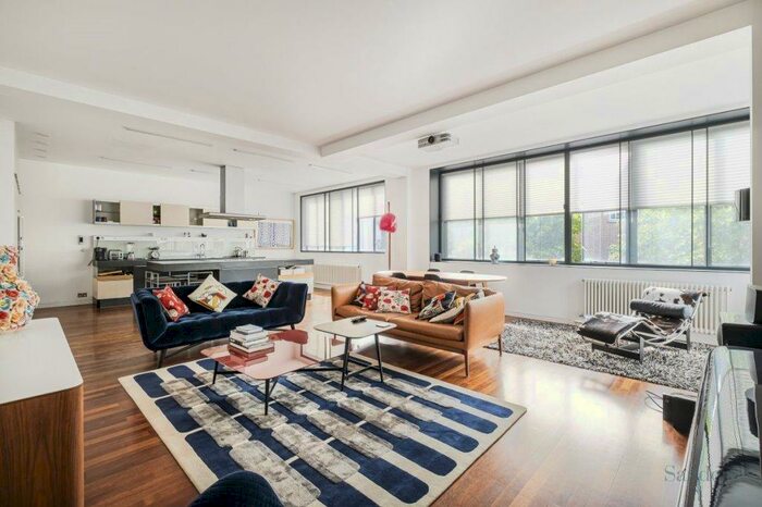 2 Bedroom Flat To Rent In Berry Street, Clerkenwell, London, EC1V