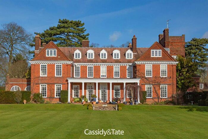 1 Bedroom Apartment To Rent In Holwell Court, Holwell, Hatfield, AL9