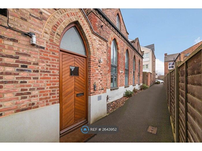 2 Bedroom Flat To Rent In Quiet Way, Richmond, TW9