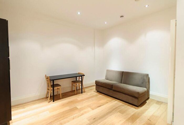 Studio To Rent In Inglewood Mansions, West End Lane, West Hampstead, London, NW6