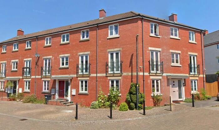 6 Bedroom Town House To Rent In Withering Road, Old Town, SN1