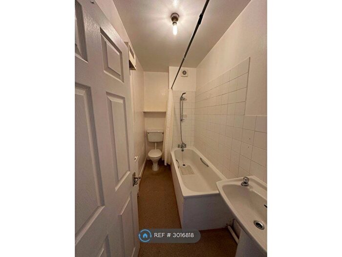 1 Bedroom Flat To Rent In West End Road, Southall, UB1