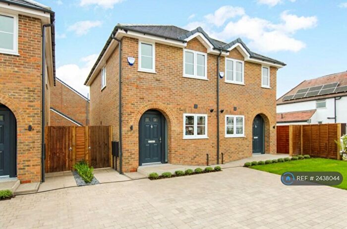 2 Bedroom Semi-Detached House To Rent In Shaggy Calf Lane, Slough, SL2