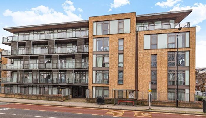 2 Bedroom Flat To Rent In Woolwich Road, London, SE10